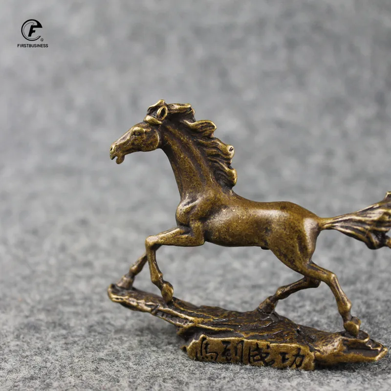 Античная твердая медная подвижная лошадь интерьер из латуни миниатюрные фигурки