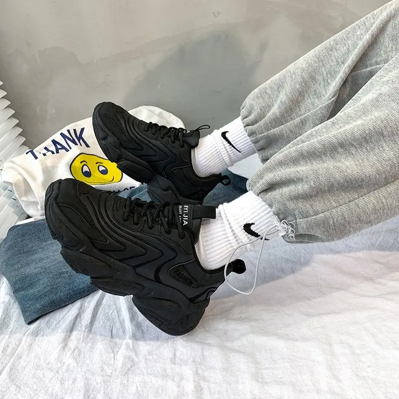 Женские кроссовки на массивной платформе Вулканизированная подошва спортивная