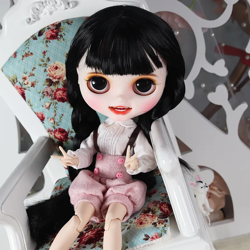 Шарнирная кукла 1/6 года с белым телом черными прямыми волосами резными губами