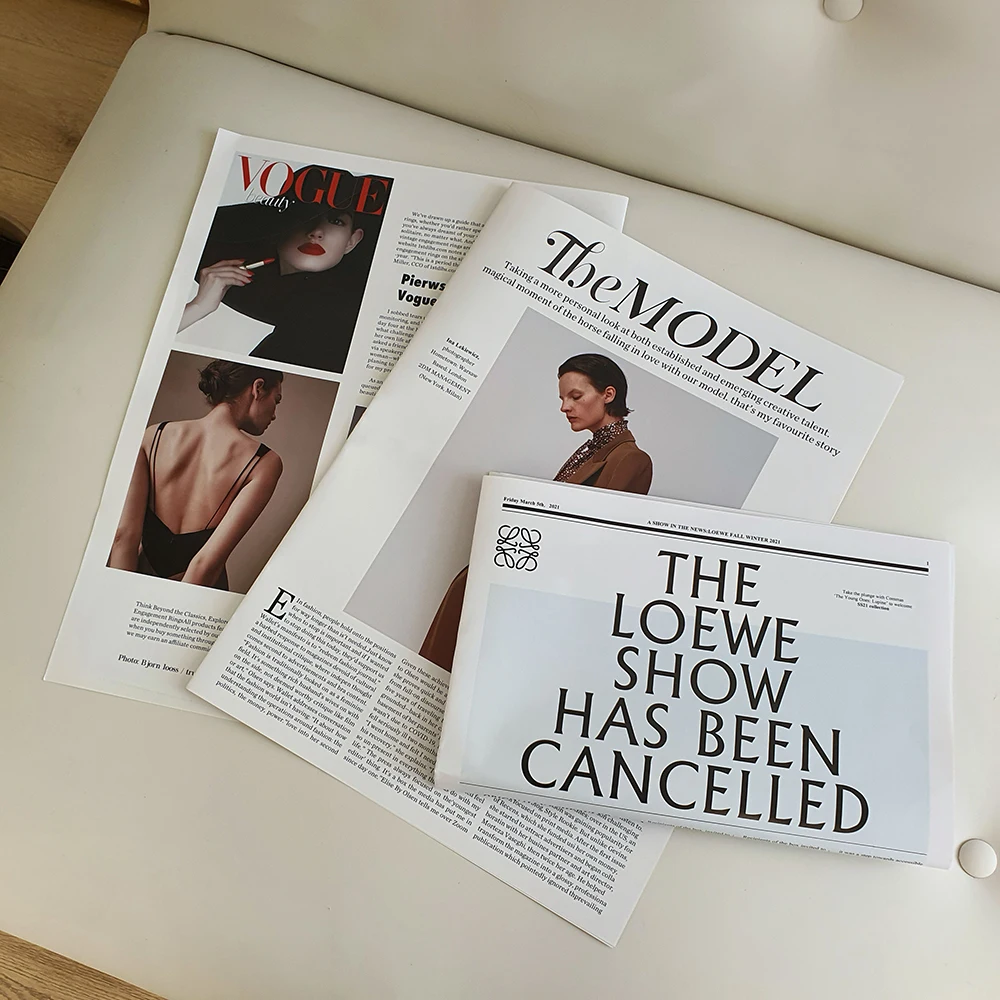 

Simple and Fashionable Newspaper Photo Props Model Posing for Photography Background Set Decoration Magazine Style Retro Poster