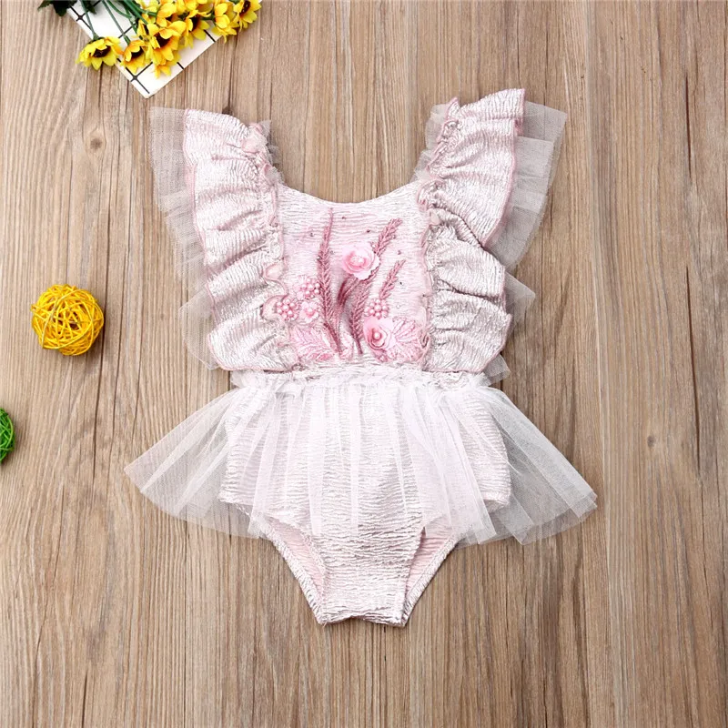 Летний кружевной комбинезон пачка с цветочным принтом и рукавами крылышками для