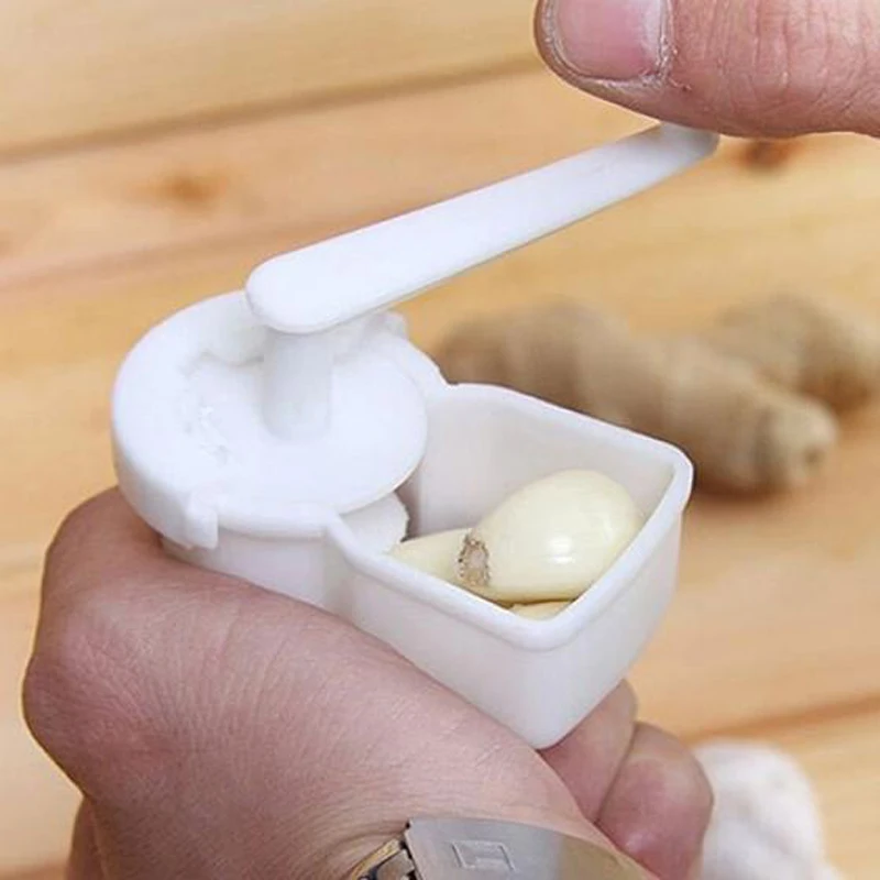 

1Pcs Garlic Press Plastic Manual Ginger Garlic Mesher Twist Cutter Crusher Kitchen Gadget Sets Accessories Cooking Tools