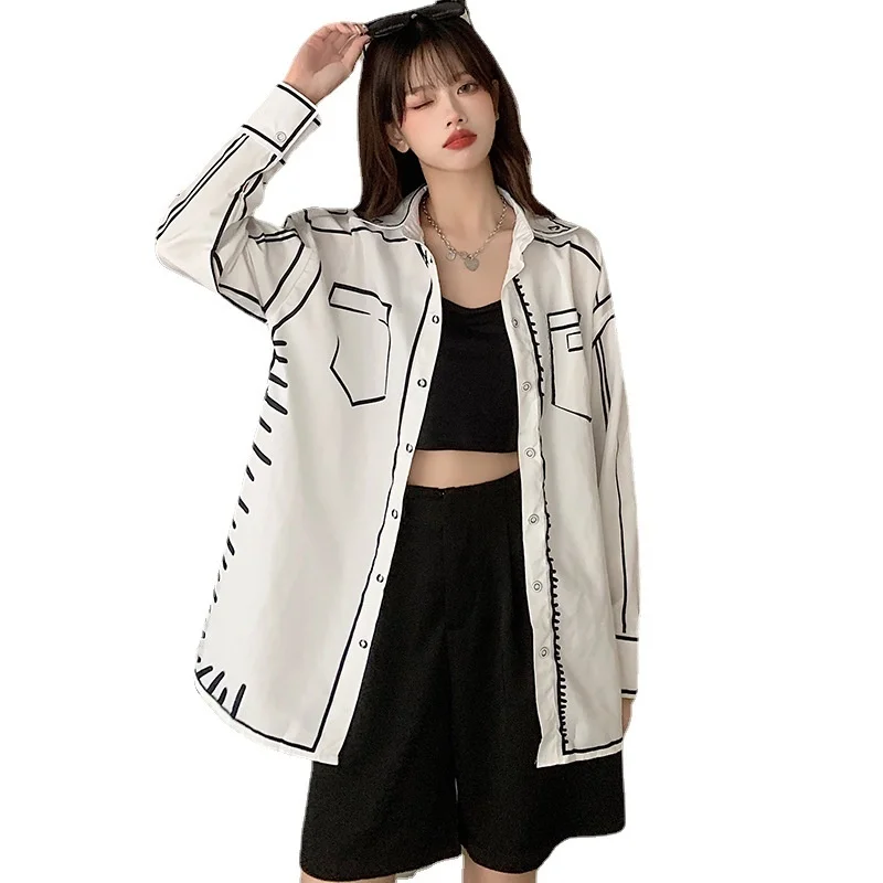 

Zhao Chenchen's graffiti white shirt women's line design