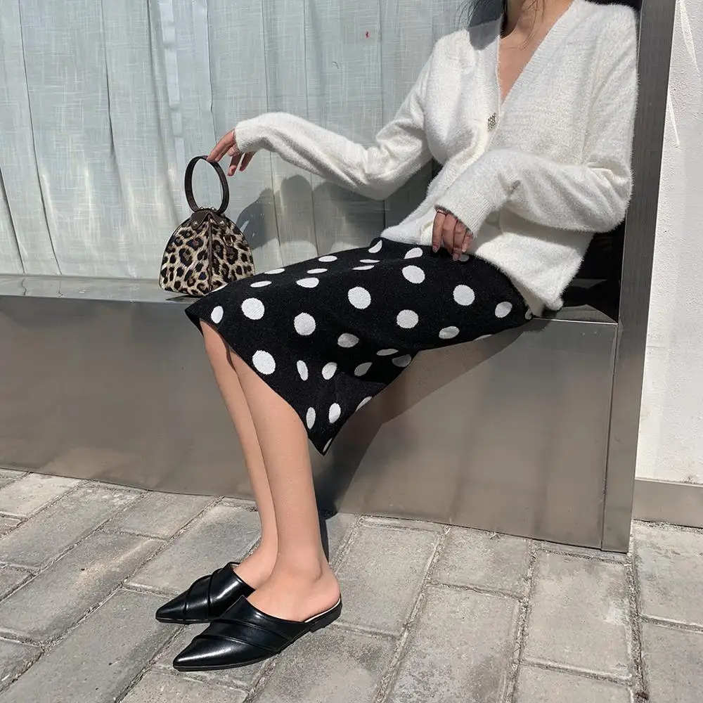 Брендовые тапочки Женские туфли без задника Модные шлепанцы с острым носком