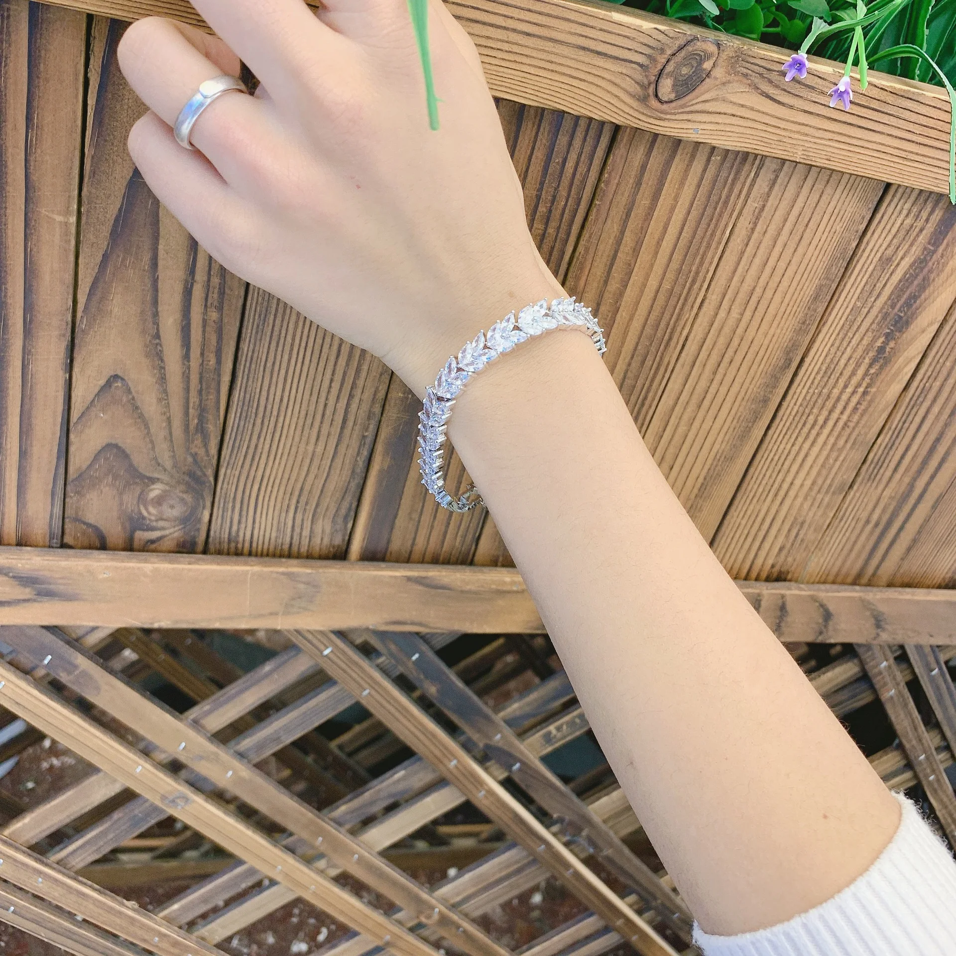 

Luxury Fashion Micro Paved AAA Cubic zircon Exquisite Flashing Wheat Ear Bracelets for Women Wedding Party Jewelry Gifts