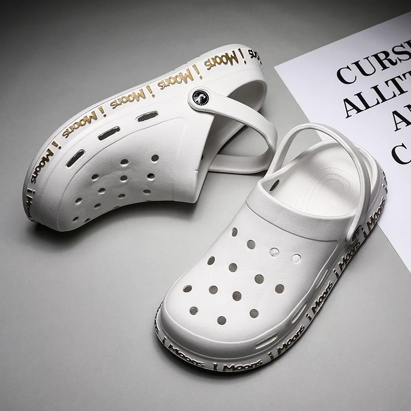 

New Summer Men Sandals Platform Clogs EVA Beach Slippers Men Shoes Aqua Breathable Hollow Out Garden Slippers White Water Shoes