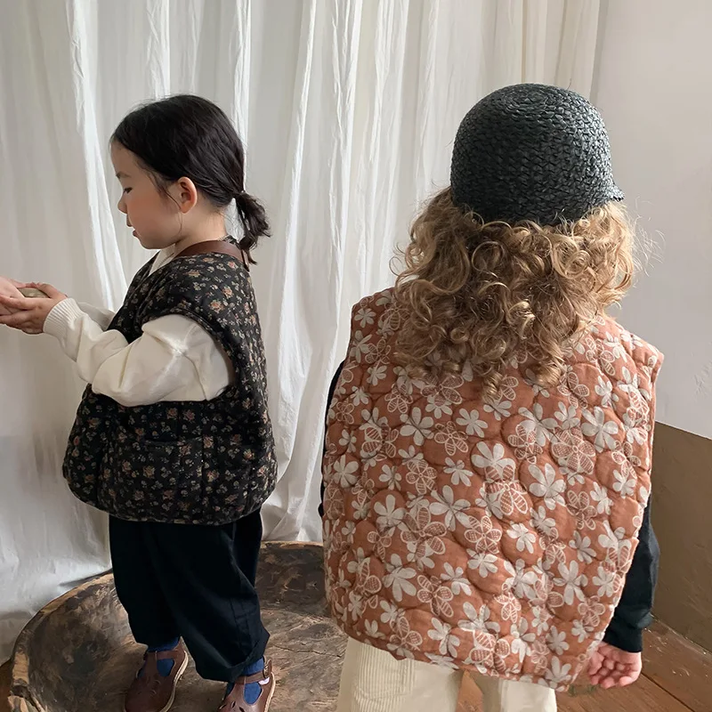 Жилет детский хлопковый без рукавов с цветочным принтом осень 2021 | Детская одежда