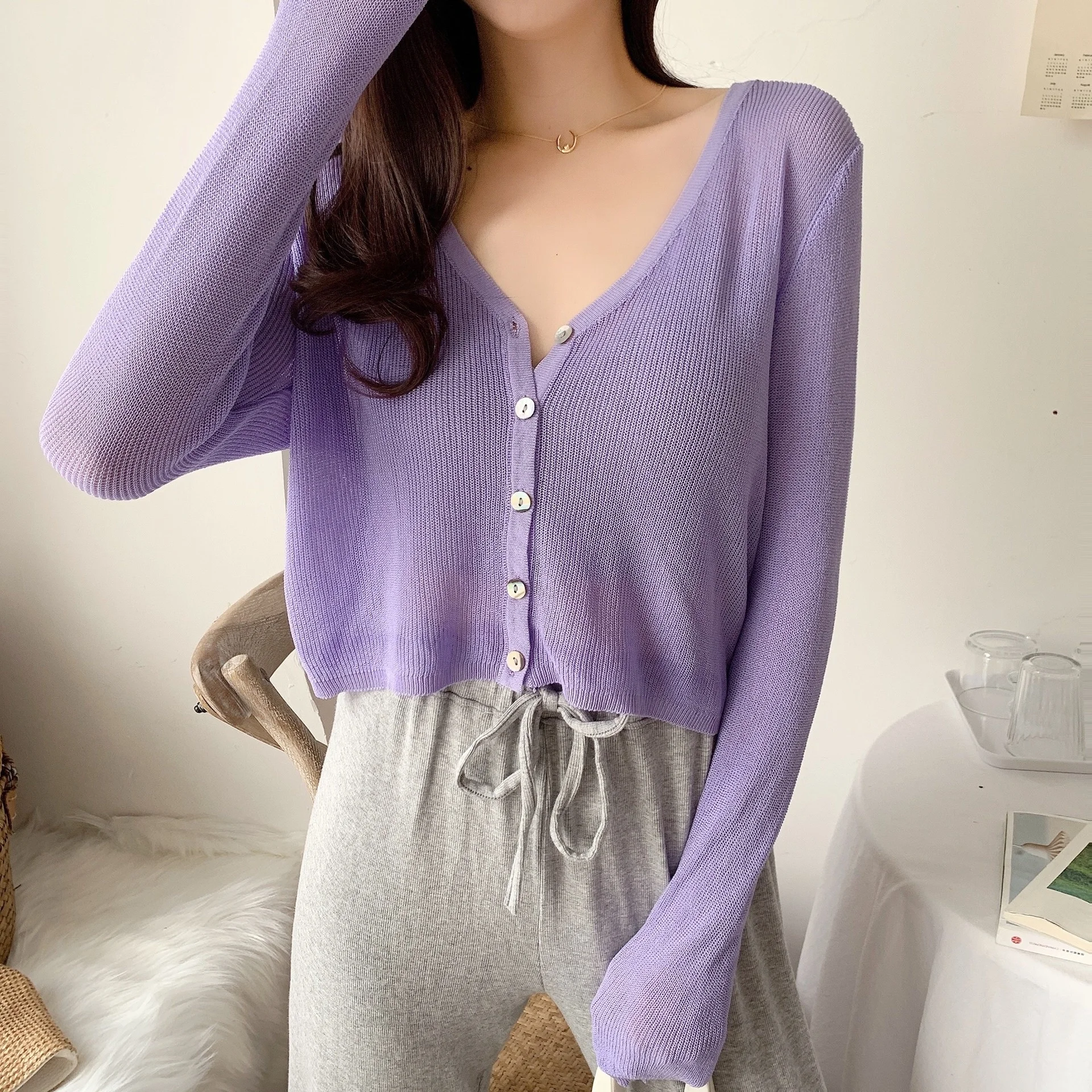 

Кардиган женский вязаный короткий с V-образным вырезом и длинным рукавом