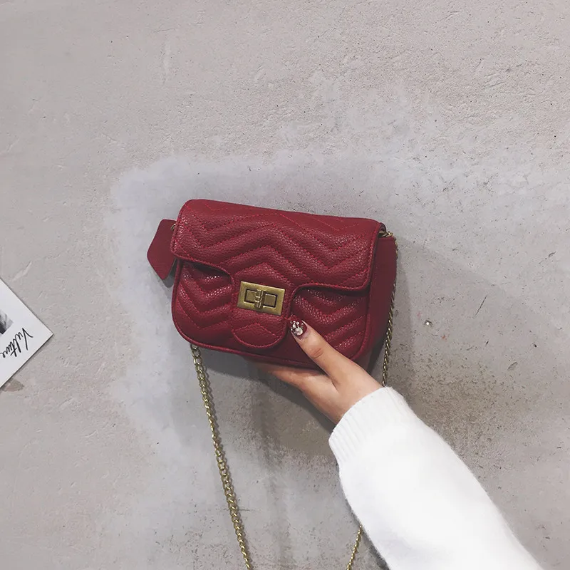 

2021 new trendy official website flagship store temperament all-match small square bag Korean version of the solid colo