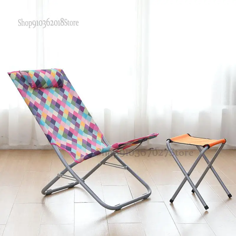 Удобное небольшое откидное кресло простое и удобное домашнее складное офисное