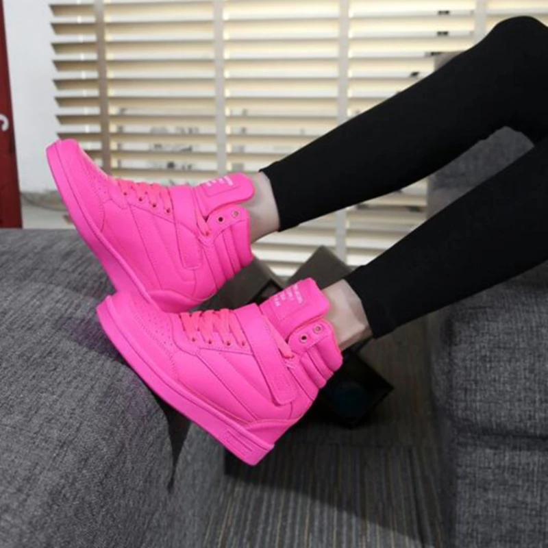 

New Women Casual Women Shoes Fashion Embroidered Women Vulcanize Shoes Breathable Lace-Up Women Sneaker