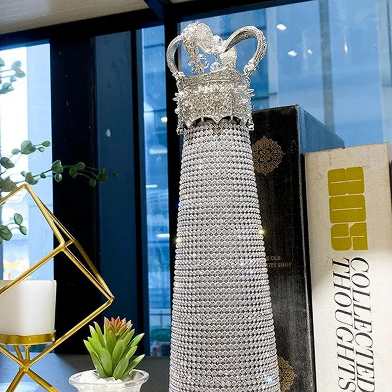 

Large-Capacity Crown Vacuum Flask High-Value Creative Rhinestone Mug Gift Insulation Cup Kitchen Accessories Water Cup
