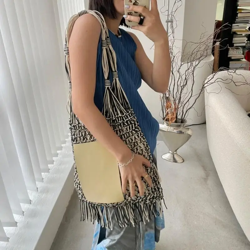 

Casual Hollow Tassel Straw Women Shoulder Bags Designer Rope Woven Lady Handbags Handmade Summer Beach Large Tote Big Purse 2021