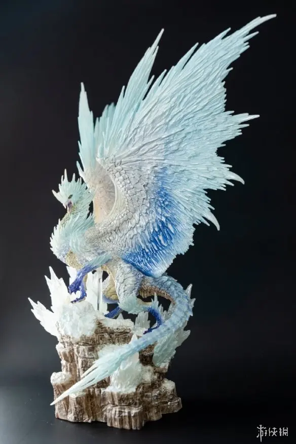 

the Monster Hunter Iceborne Velkhana Dragon PVC Statue Figure Model Toys 22cm