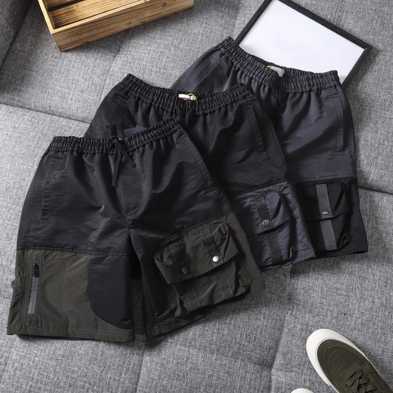 

2021 Men's Shorts Summer New Outdoor Functional Pocket Workwear Shorts Mid-waist Stitching Style Fashion Shorts