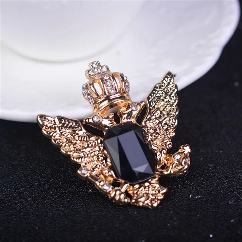 

Eagle Exquisite Crown Collar Brooch Pin Wing Brooch Luxury Black Crystal Medal Spurs Needle Brooches For Women Men Suit Decor