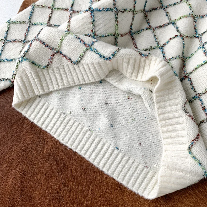 

2021 Women Sweater New Women's Round Neck Knitted Sweater Diamond Pattern Decorative Hedging White Base Shirt Loose