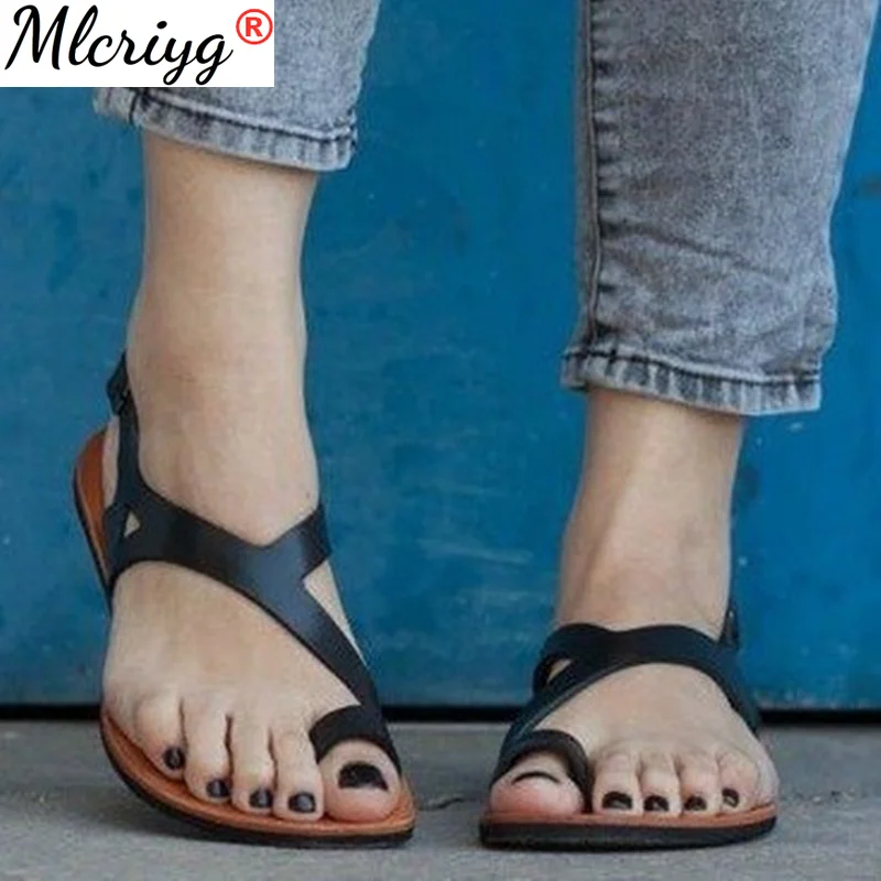 

2021 для женщин; Мягкие сандалии-гладиаторы пляжная Повседневная летняя обувь, украшенная плоский сандалии пляж обувь весна/Осенняя обувь с к...