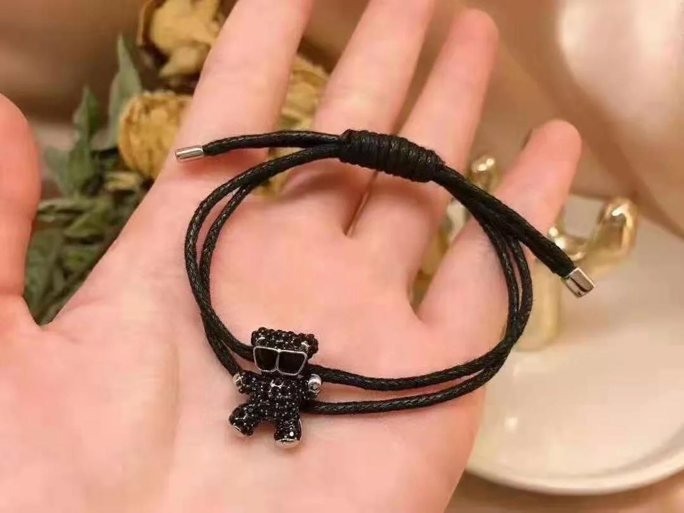 

2021SWA Fashion Accessories Cute And Cool Black Bracelet Rope Classic Teddy Design Fashion Couple Bracelet Best Gift For Friends