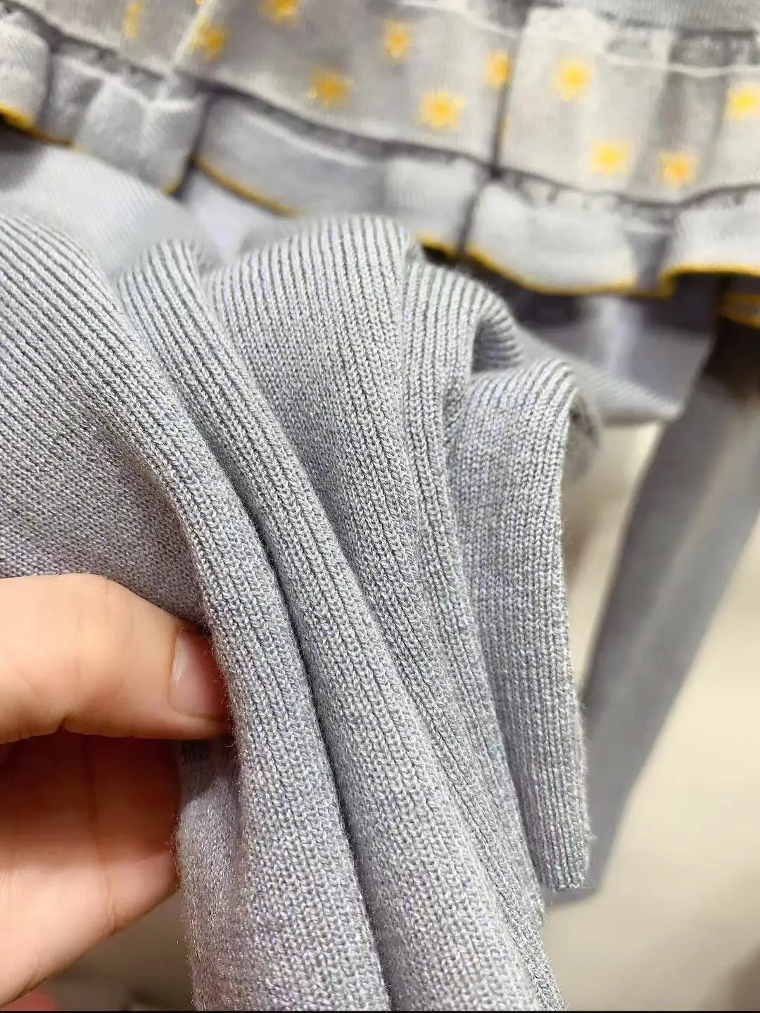 

2021 Early Spring Lace Spliced Ruffles Sweater Women Long Sleeve Round Neck Temperament Jumpers