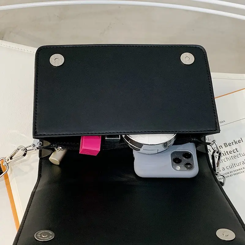 

New Fashion Luxurious Strip Chain Shoulder Crossbody Bag for Women 2021 Main Messenger Bag Female Handbags and Purses Qualited