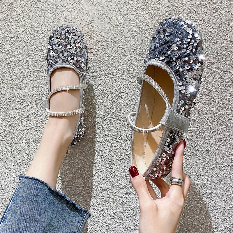 

Summer new fashion sequined shallow mouth set foot women's casual single shoes square toe soft sole comfortable peas shoes.