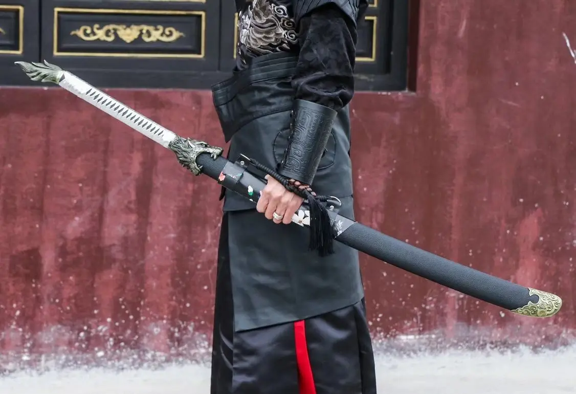 

Ancient Qing Dynasty Style Broadsword Blade Manganese Steel Sword Knife-edge Wolf Handguard