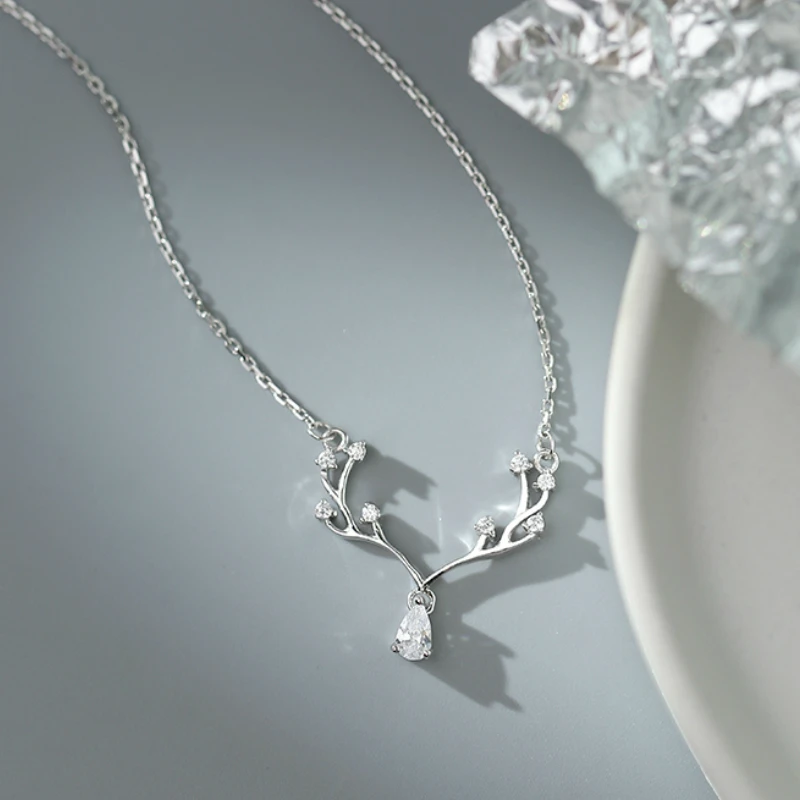 Женское ожерелье с кулоном в виде оленя и лося серебряное из циркония форме капли
