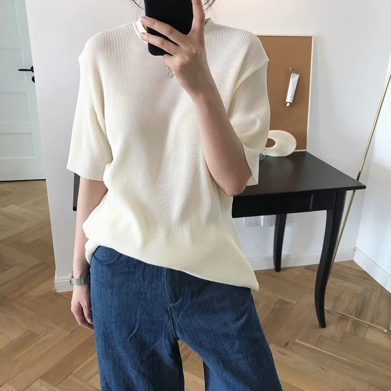 

LANMREM Women White Pleanted T-shirt New Round Neck Short Sleeve Fashion Temperament Tide Spring Autumn 2021 2E1493