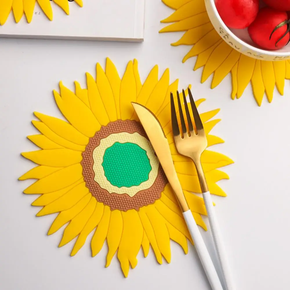 

Placemat Sunflower Shape anti-slip function Dining Table Insulation Pad Anti-scald Coaster Home Placemat