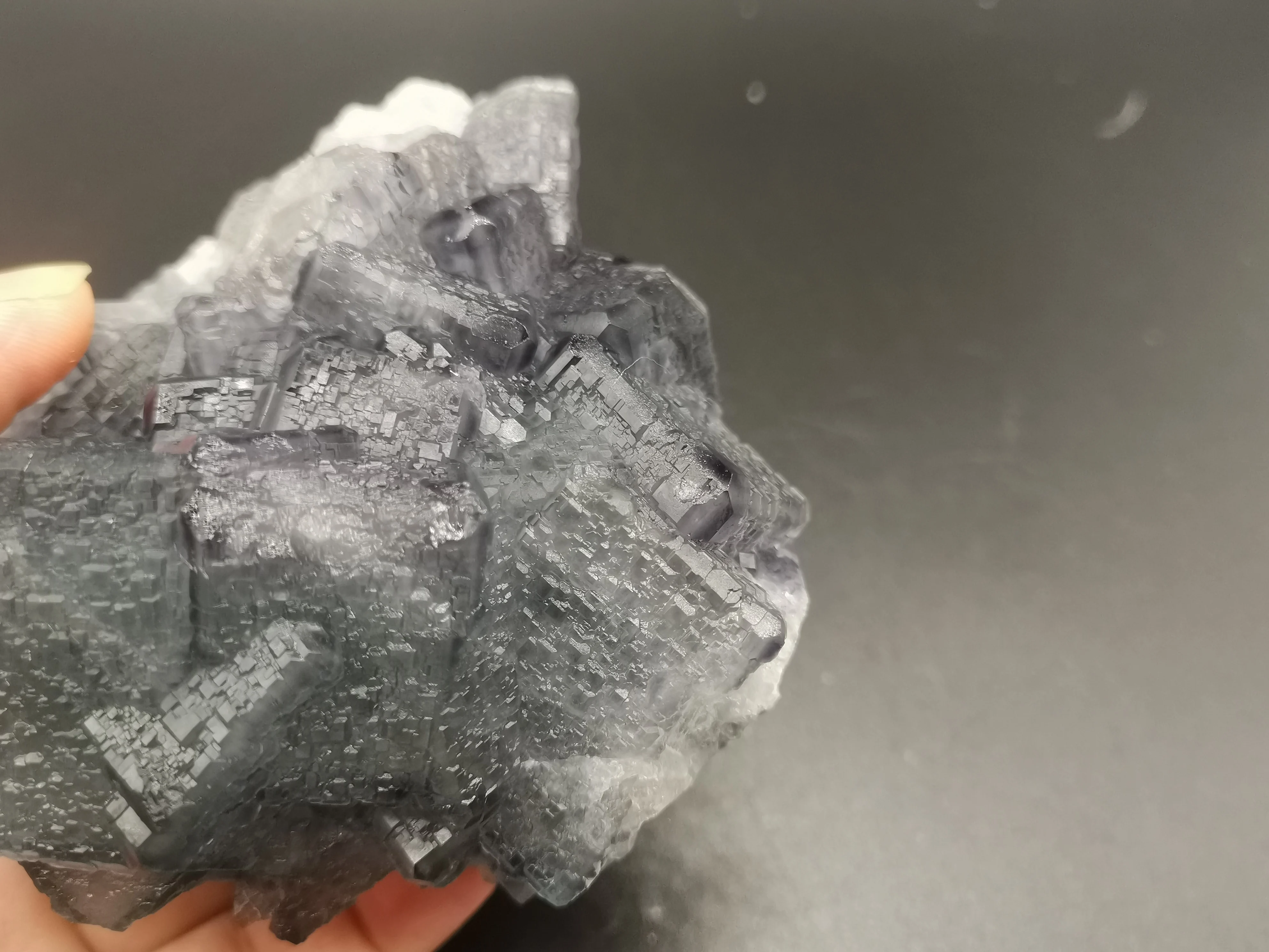 

379.1Natural crystal blue green fluorite, mineral crystal specimen original stone