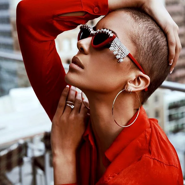 

Очки солнцезащитные женские в ретро стиле, крутые пикантные маленькие треугольные винтажные солнечные очки «кошачий глаз» с кристаллами и ...