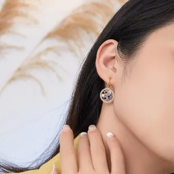 

Fashion White Fungus Needle Hoop Moon Earrings AKE256