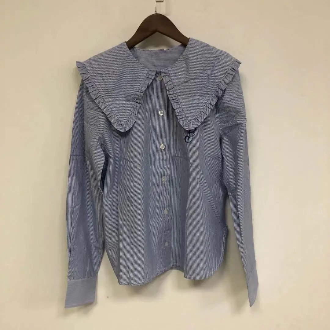 Женская хлопковая рубашка в полоску свободная синюю с оборками большими