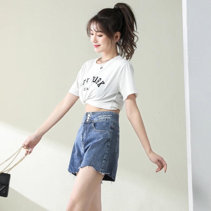 

Chic Khaki 2021 Summer New High Waist Hip Lift Girl Wide Leg Pants Irregular Letter Curling A- line Denim Shorts