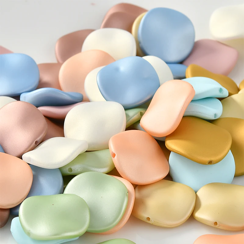 Волнистые продолговатые разноцветные бусины с прямым отверстием для