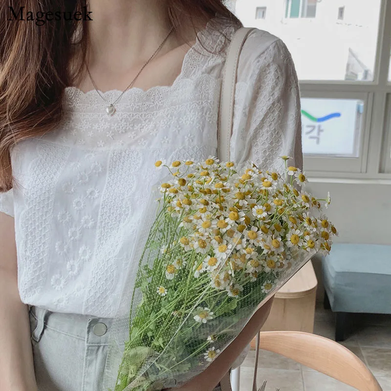 

Женская кружевная блузка с коротким рукавом, Повседневная белая Свободная блузка с квадратным вырезом и цветочной вышивкой в Корейском сти...