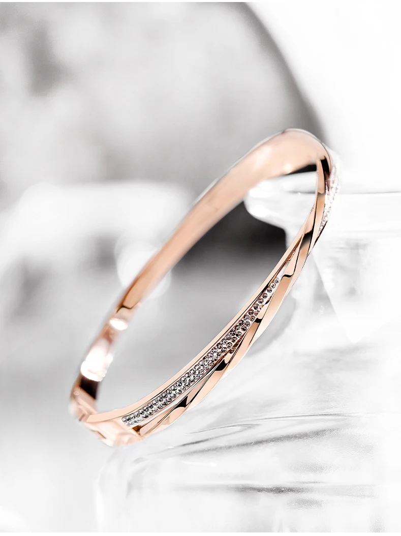 

Titanium Steel Atmosphere Elegant Bangles Rhinestone French Cold Wind Bracelet Ins Fashion Jewelry accessories for women