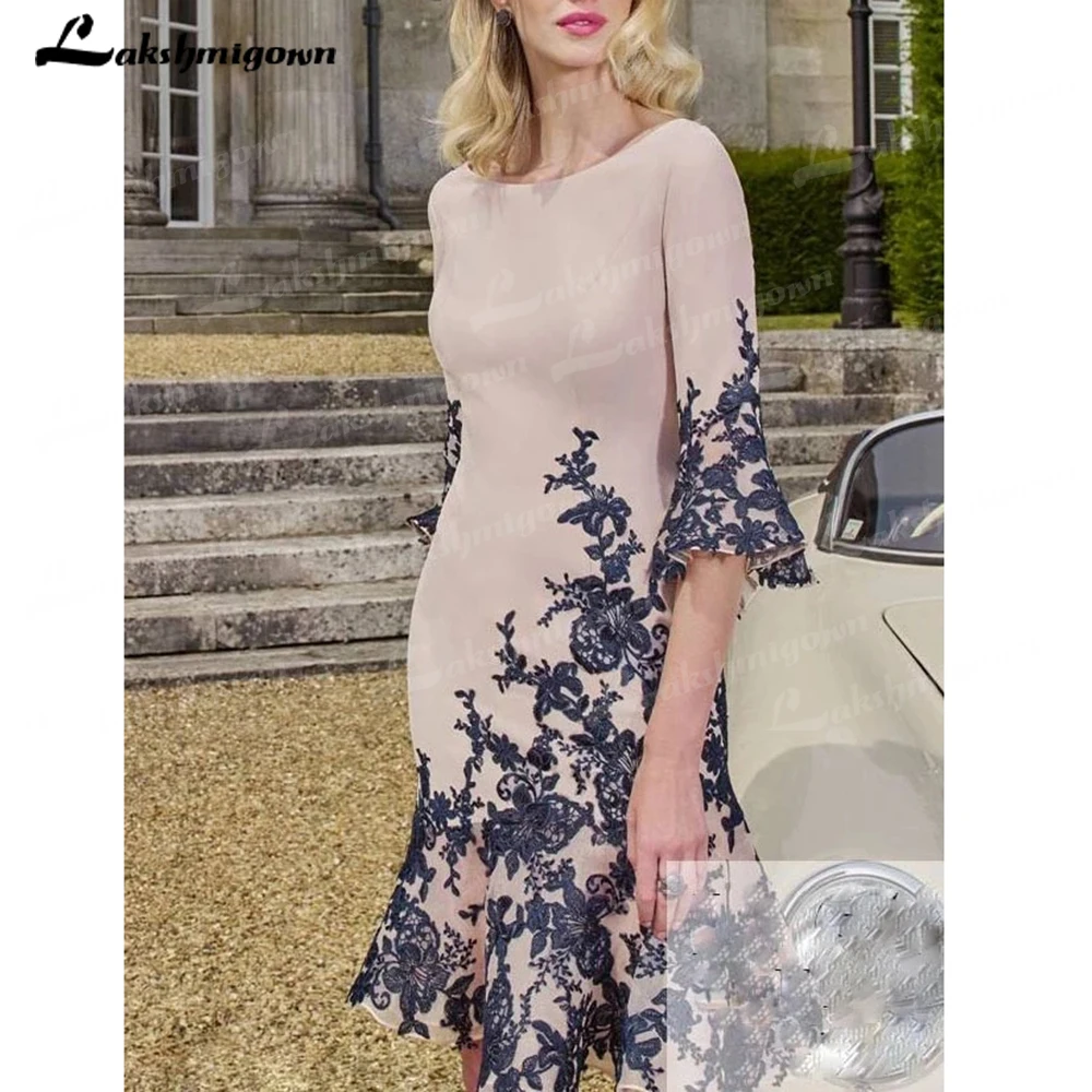 

Half Sleeves Mother Of The Bride Dresses A-line Knee Length Appliques Plus Size Short Groom Mother Dresses For Wedding