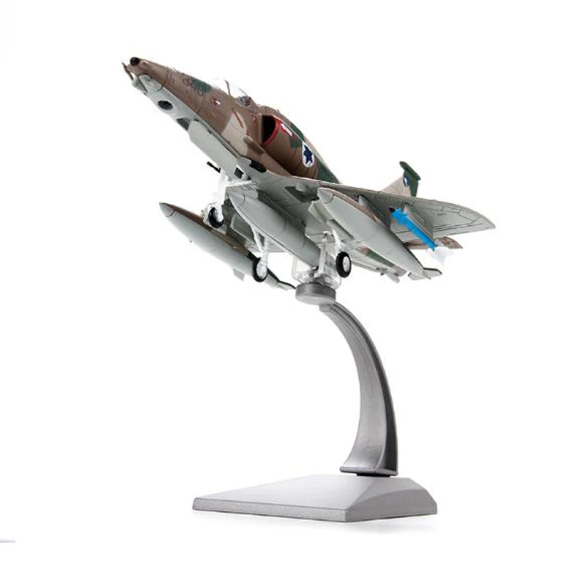 Модель самолета из металлического сплава 1:72| |