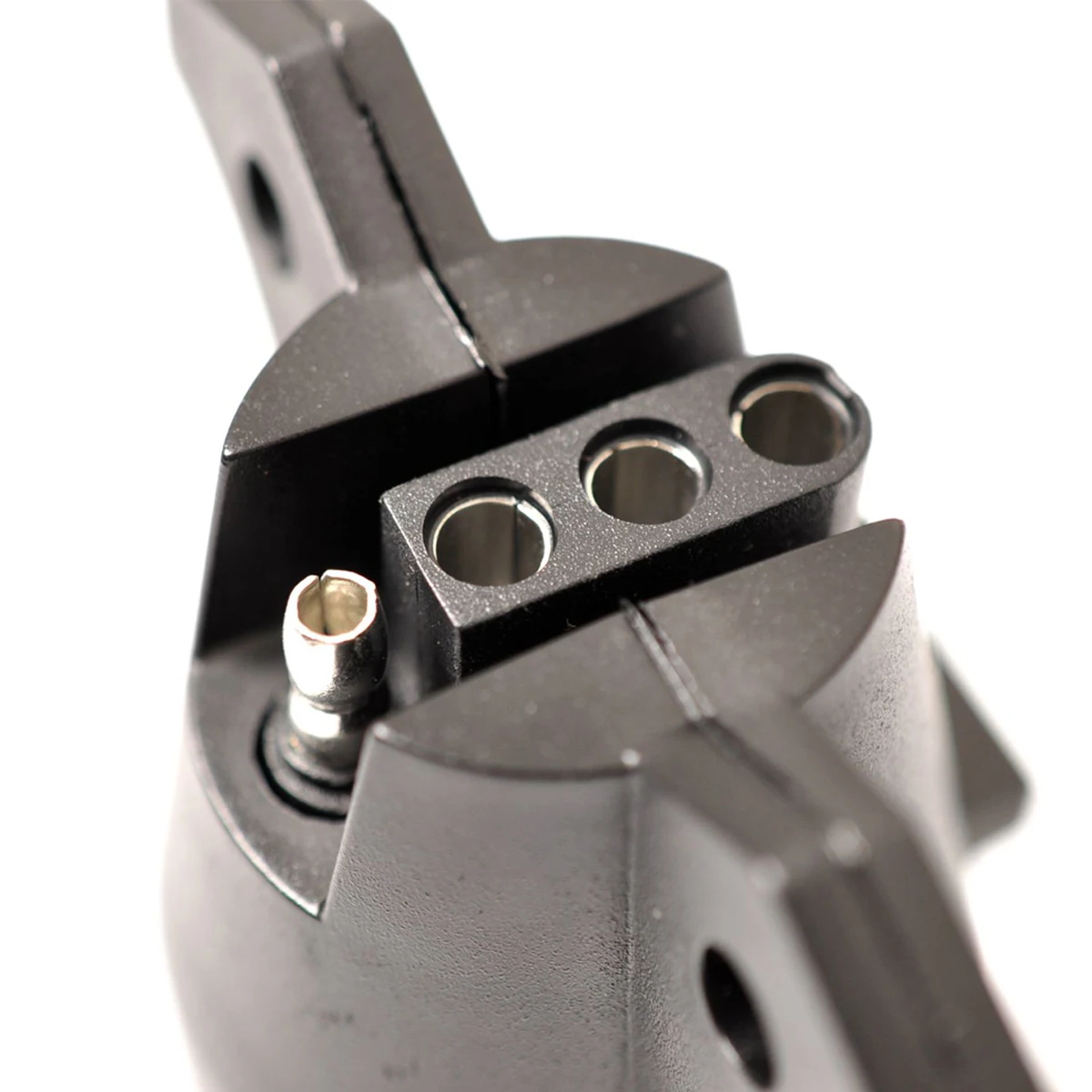 Пластиковый 7-ходовой круглый к 4-ходовой штырьковый концевой соединитель