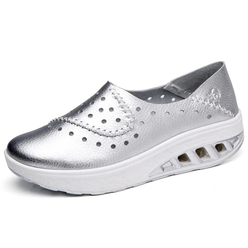 Кроссовки женские кожаные на танкетке дышащие с вырезами платформе модная обувь