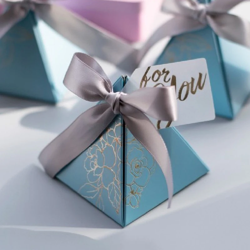 

Gifts Boxes Triangular Pyramid Candy Box Wedding Favors and candy Bags for Guests Wedding Decoration Baby Shower Party Supplies