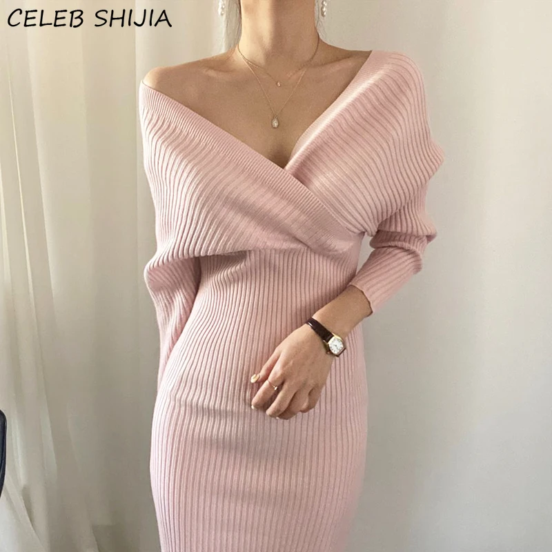 

Женское трикотажное платье с V-образным вырезом и длинными рукавами