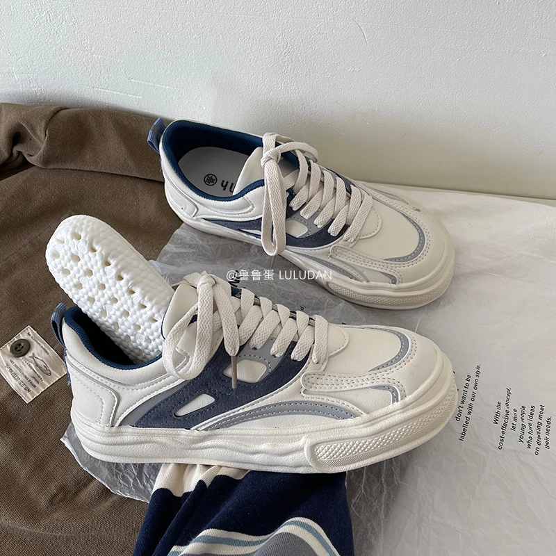 

2021 new spring and autumn leisure sports shoes female ins versatile student white shoes leisure fried Street daddy shoes trend