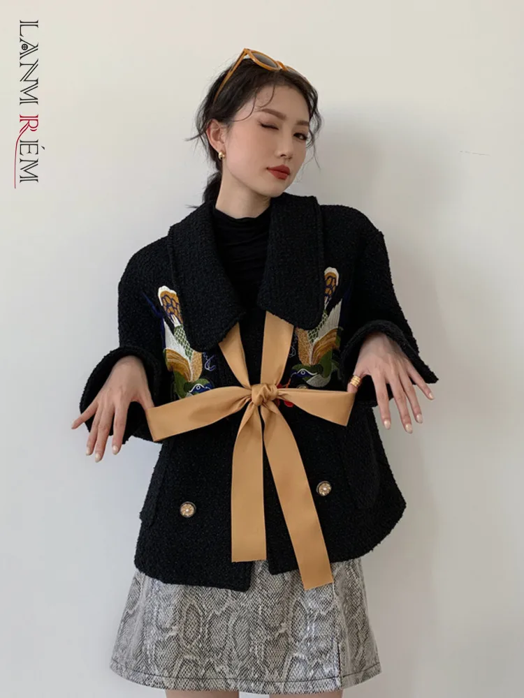

LANMREM 2022 Spring Autumn New Loose Embroidery Black Lace Up Tweed Coat Women Long Sleeve Design Top Fashion 2W1021
