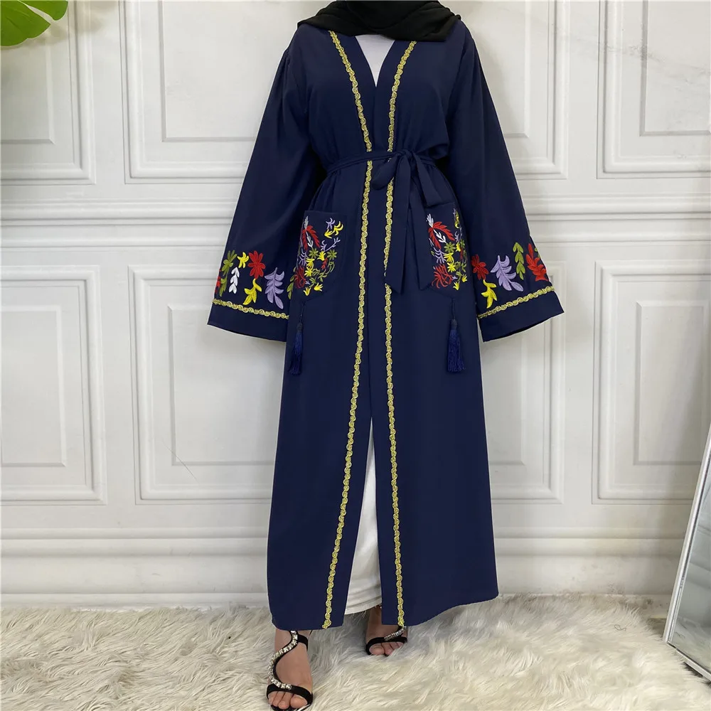 2021 Muslim Middle East Hot Selling Muslim Fashion Embroidered Cardigan with Feminine Abaya European Clothing Caftan