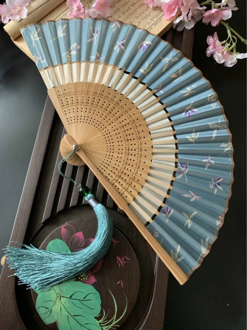 Chinese Retro Folding Fan Portable Summer Female Hand Fan Party Wedding Dance Fan Silk Chinese Hanfu Cosplay Fans Ventilador