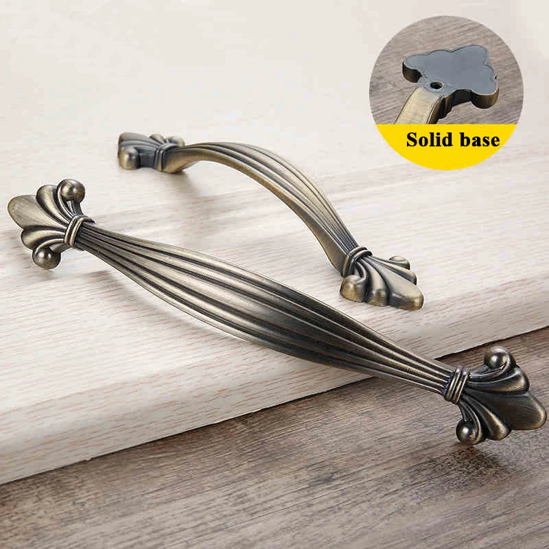 Металлический ящик тянет античные дверные ручки и винтажные кухонные для мебели