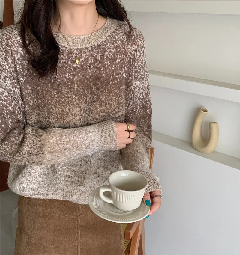 

Свитер с круглым вырезом и градиентом, в Корейском стиле